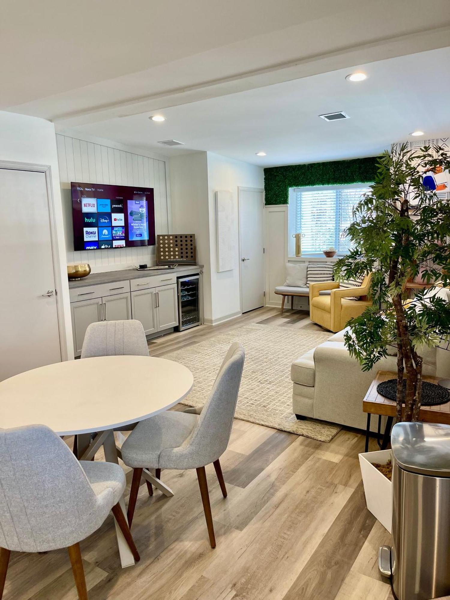 Modern Fully Renovated Suite & Loft In Downtown Trenton Exterior photo
