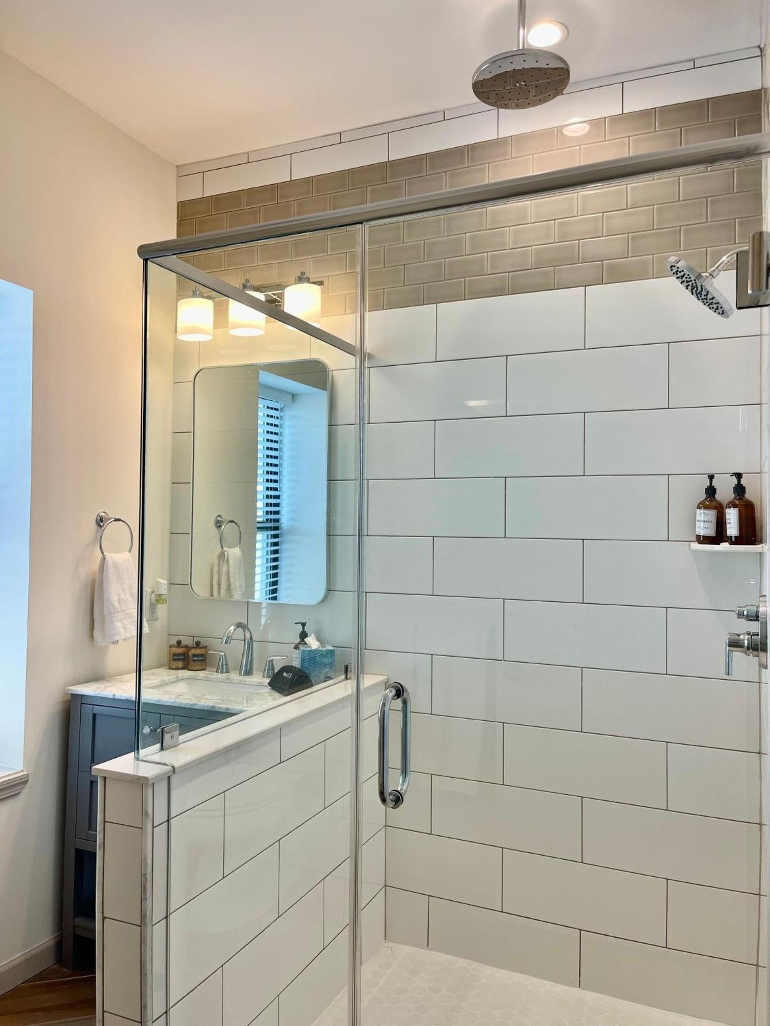 Modern Fully Renovated Suite & Loft In Downtown Trenton Exterior photo